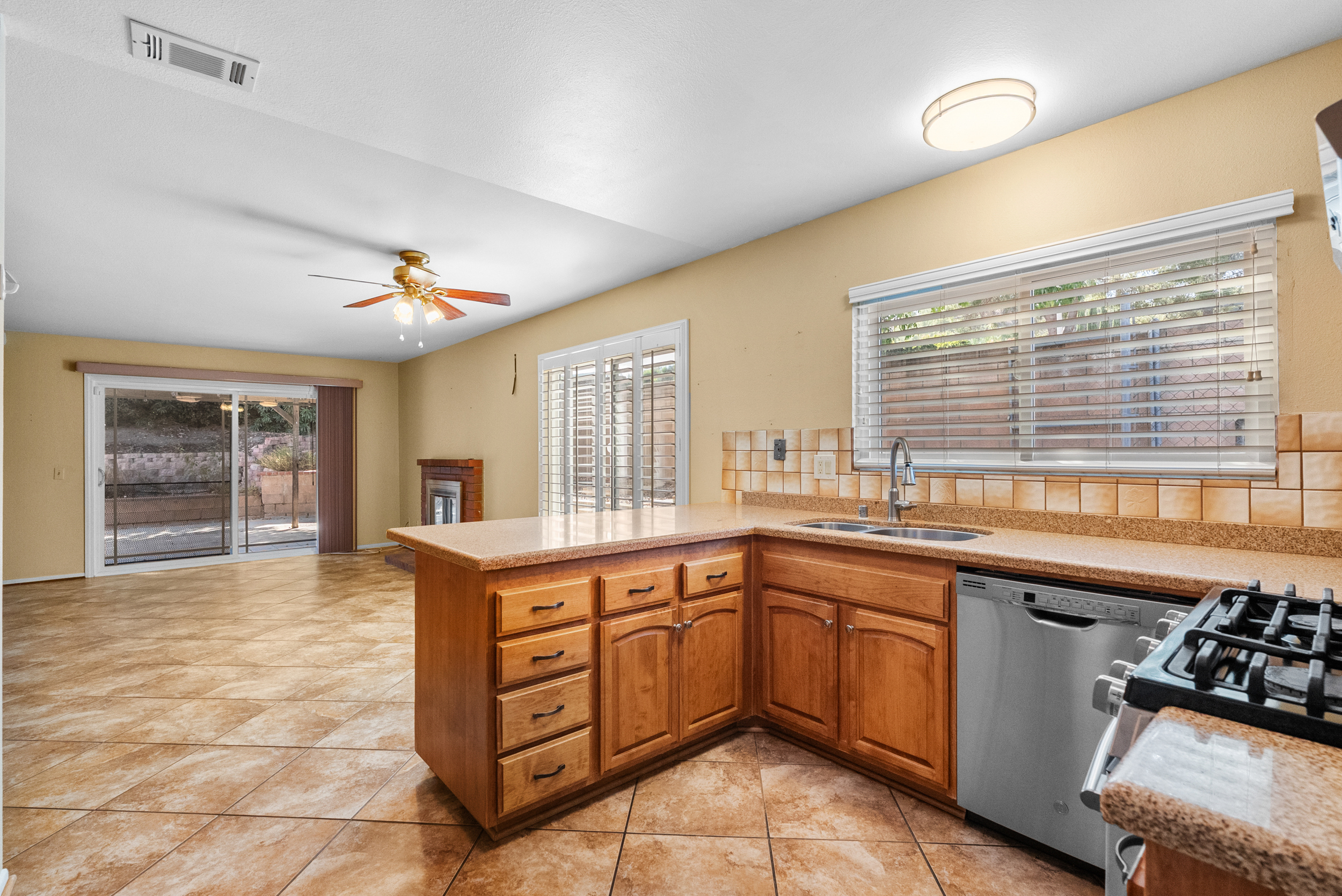 28018 Banjo Cir